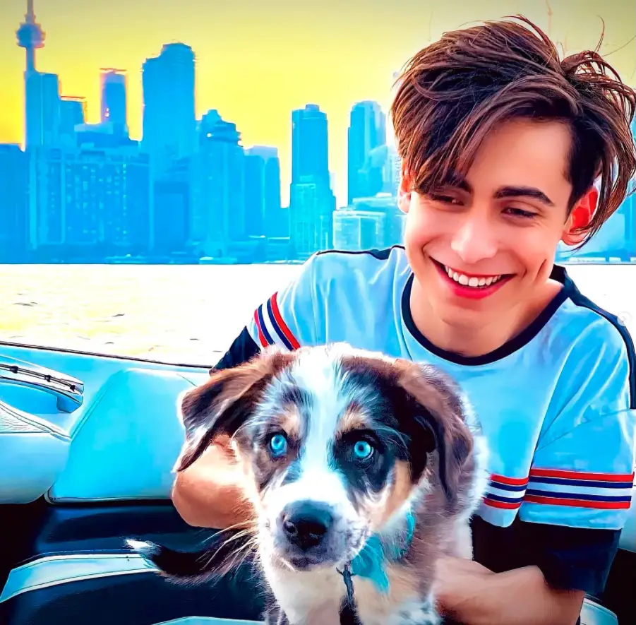 'The Umbrella Academy' starÂ Aidan Gallagher posing with his dog